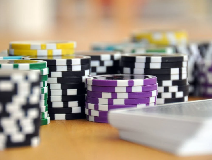 Slowplay Poker Chips: The Key to Deception and Success at the Table