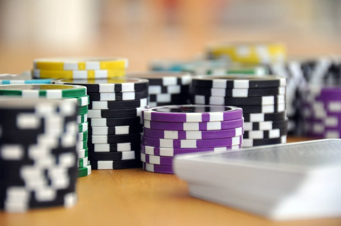 slowplay poker chips: a different kind of poker chips color